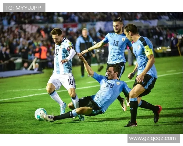 当下最热足球球星的荣耀时刻与未来传奇道路全景解析 当下最热足球球星的荣耀时刻与未来传奇道路全景解析