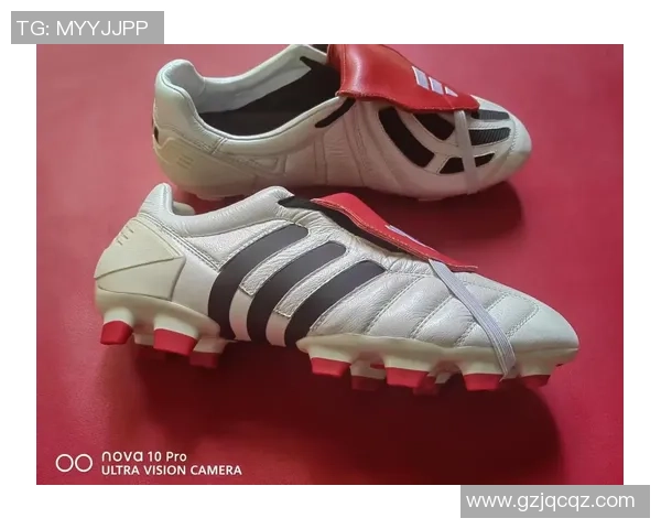 经典再现 T90猎鹰足球鞋复刻版重磅回归 展现精准射门与速度控制极限